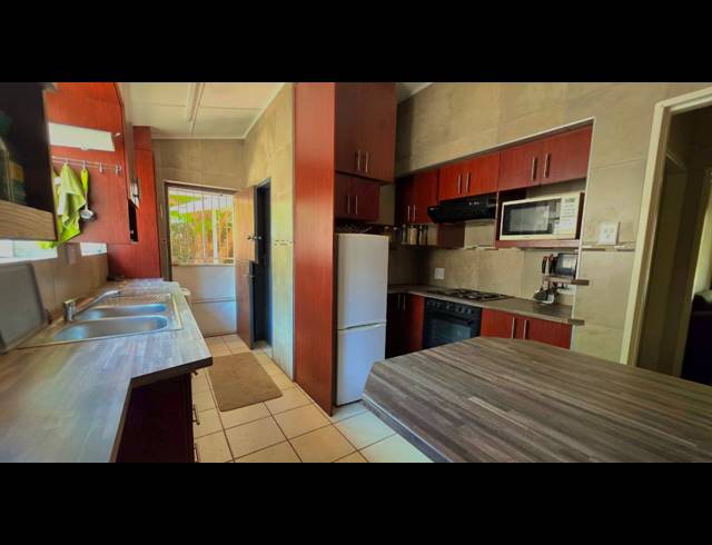 3 BEDROOM CLUSTER RENTED IN FLAMWOOD